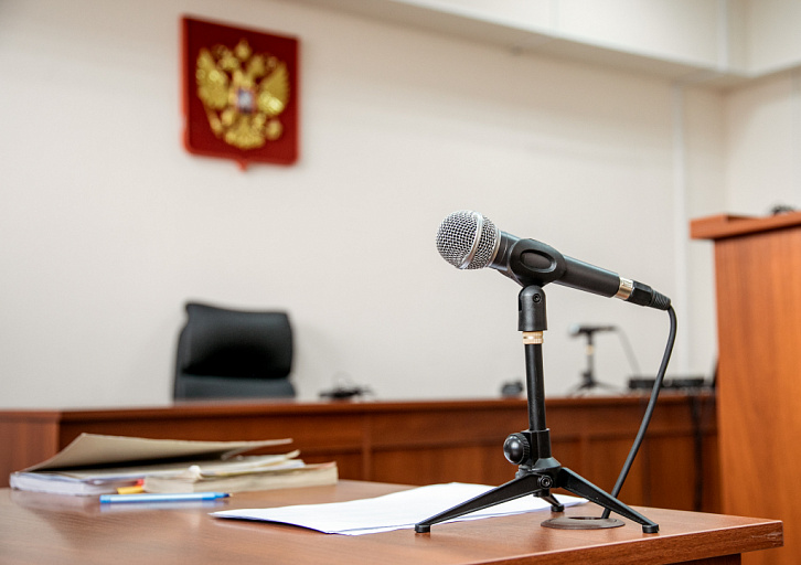 В ХМАО адвокат заставил изнасилованную девушку оговорить себя
