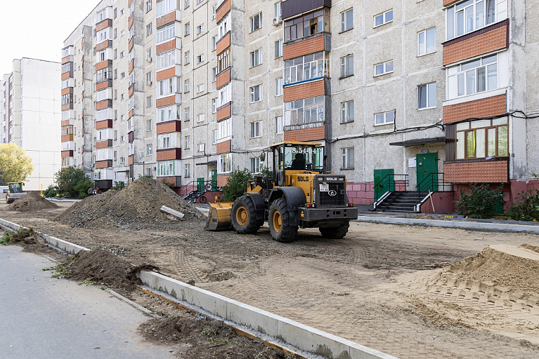 Благоустройство 10 дворов в Сургуте завершат до конца сентября