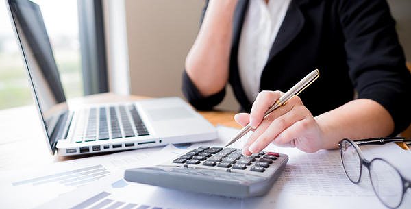 Мошенники обокрали нефтяную компанию на 9 миллионов рублей