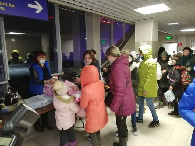 Эвакуированным детям из Донбасса в Сургут нужны теплые вещи и средства гигиены