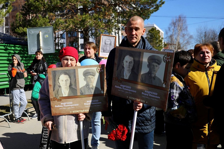 Глава Сургутского района Андрей Трубецкой поздравляет с 80-летием Великой Победы