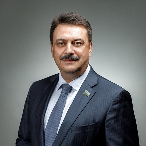 Александр Сальников: "В Югре 21 детский сад требует капитального ремонта"