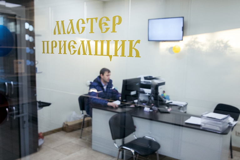 Синие воротнички стали чаще искать работу в ХМАО 