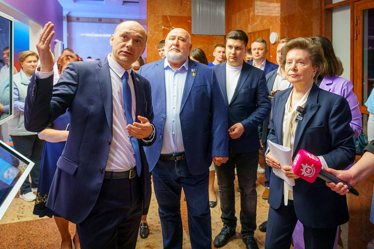Югра первой представила своих героев на Всероссийской выставке трудовых династий