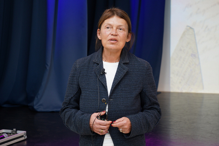 Кинопродюсер Елена Яцура рассказала зрителям Сургута, как создавался «Почтарь»