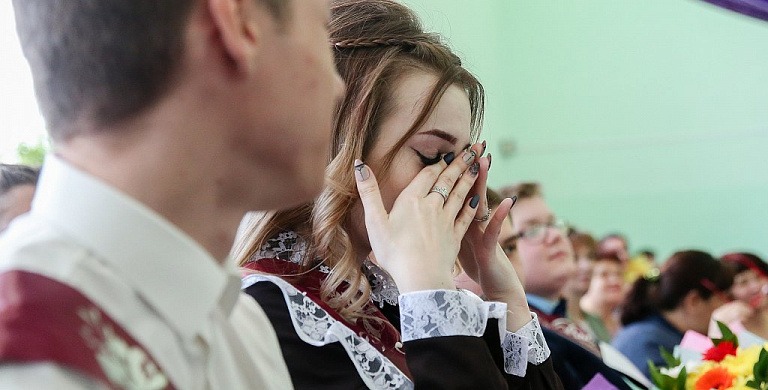 Большинство родителей школьников России верят в силу высшего образования страны