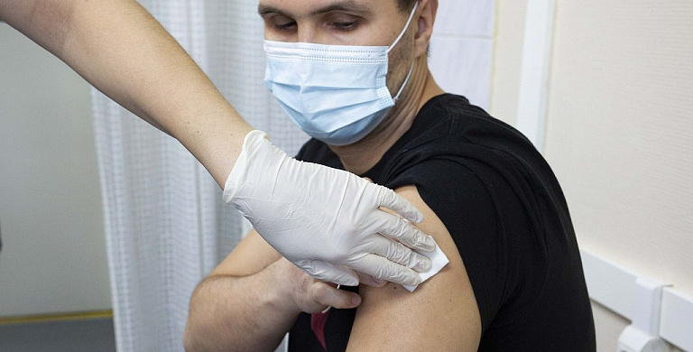 В одной из поликлиник Сургута изменили график работы прививочного кабинета
