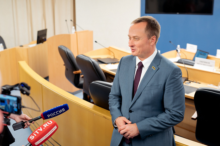 Главой Сургута стал председатель думы Максим Слепов