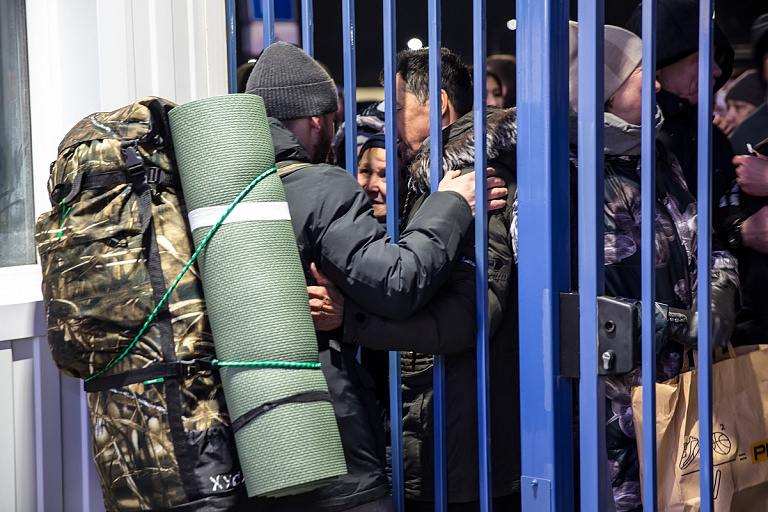 В Югре создадут контакт-клубы сопровождения семей участников СВО