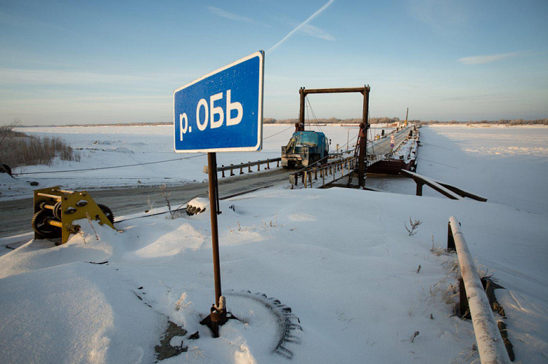 В Локосово закрыли переправу через реку Обь