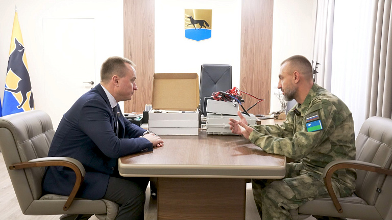 Глава Сургута передал на передовую дрон-детекторы и мобильную станция РЭБ