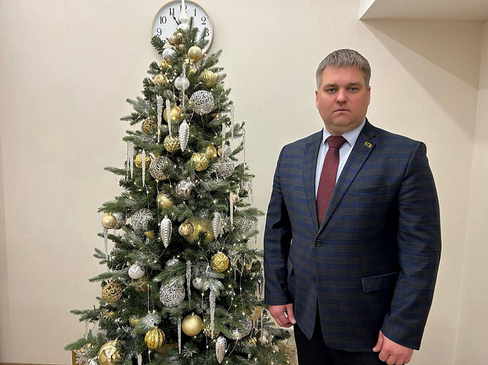 Председатель думы Сургута Александр Олейников поздравил горожан с Новым годом