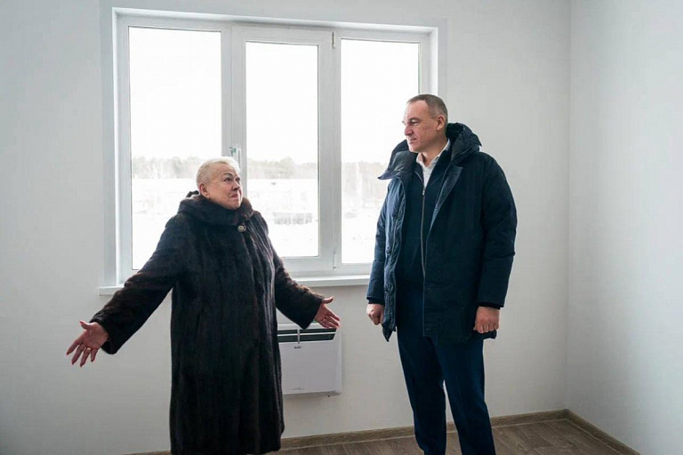 Губернатор Югры осмотрел новостройку в поселке Солнечный