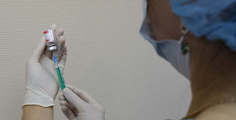 Вакцинация стала обязательной для большинства югорчан