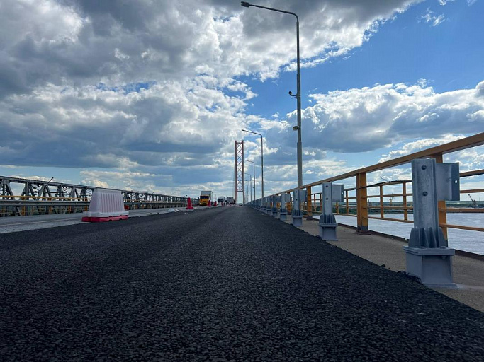 На мосту через Обь в районе Сургута заменят асфальт 