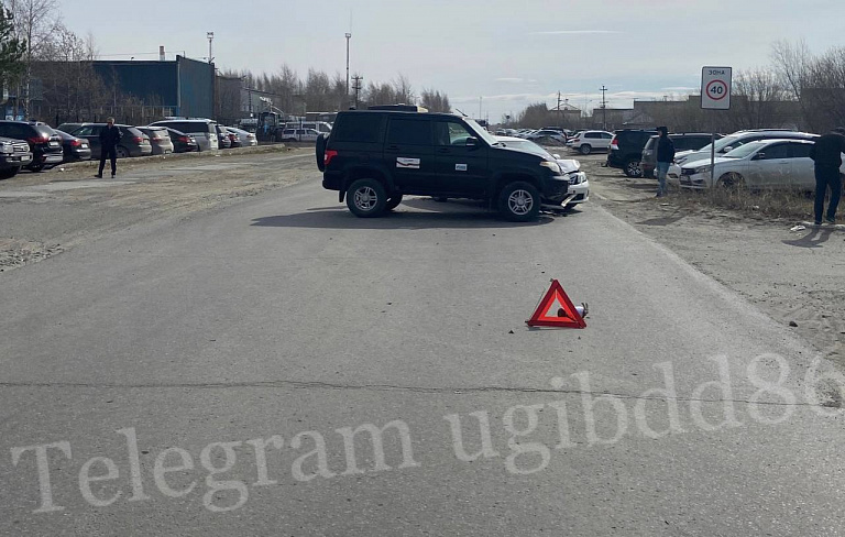 В Сургуте водитель УАЗа спровоцировал ДТП с пострадавшим 
