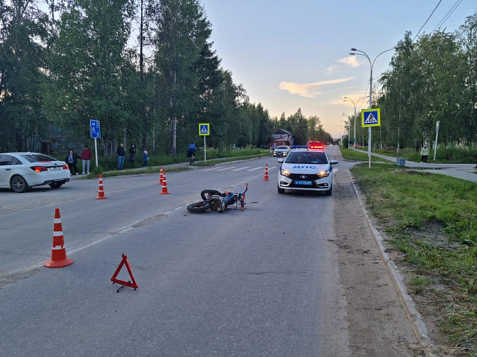 В Югре байкер-подросток попал в ДТП