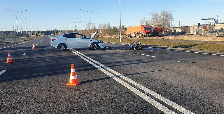 В Сургутском районе в ДТП пострадал байкер