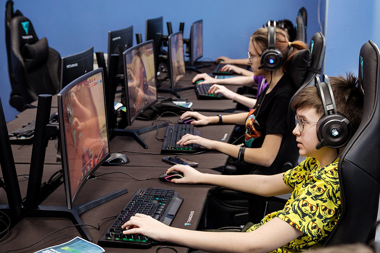 Сборная команда Сургутского района выиграла фиджитал-игры в Москве