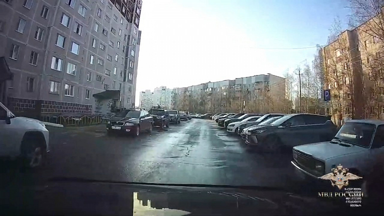 В ХМАО подросток поджёг несколько автомобилей, поверив телефонным мошенникам