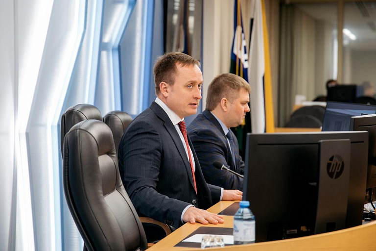 День парламентаризма Дума Сургута отметила, глядя на будущее 