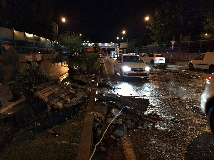 В Сочи объявлен режим ЧС