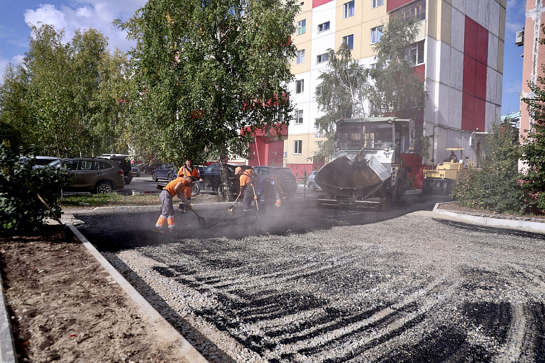 Масштабная кампания по обновлению дворов в Сургуте официально завершена