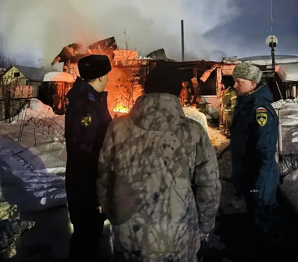 В ХМАО при ночном пожаре в частном доме погиб мужчина