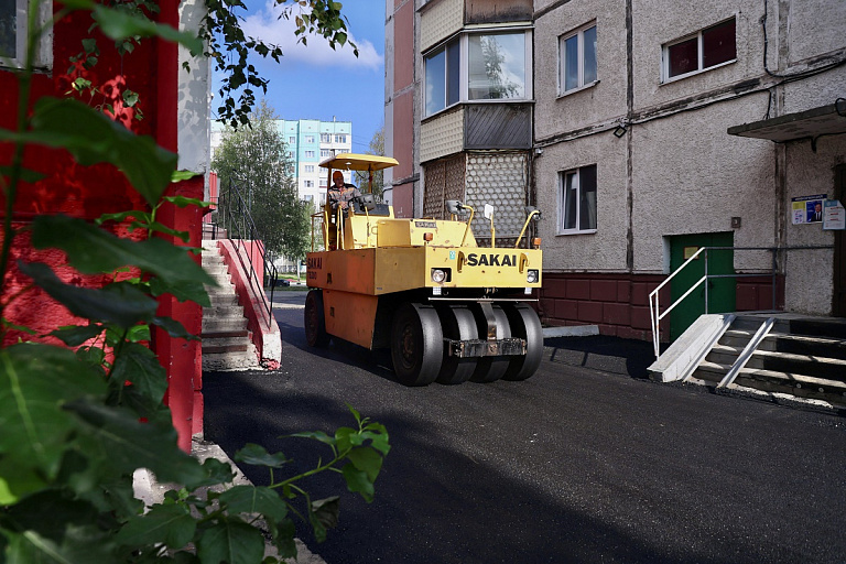 Власти Сургута напомнили, как приблизить ремонт своего двора