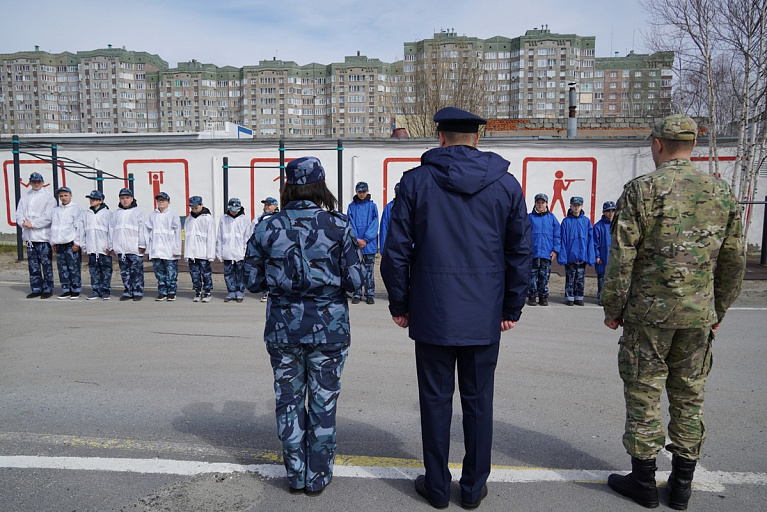 Дети работников УИС Югры сыграли в «Зарницу»