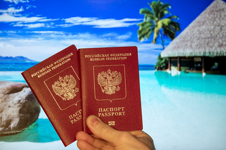 Нужен ли ребенку отдельный загранпаспорт