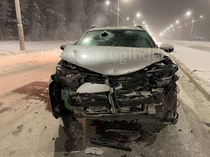 В Сургуте пьяный водитель протаранил автобус 