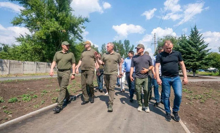 Глава Югры несколько дней работал в Макеевке