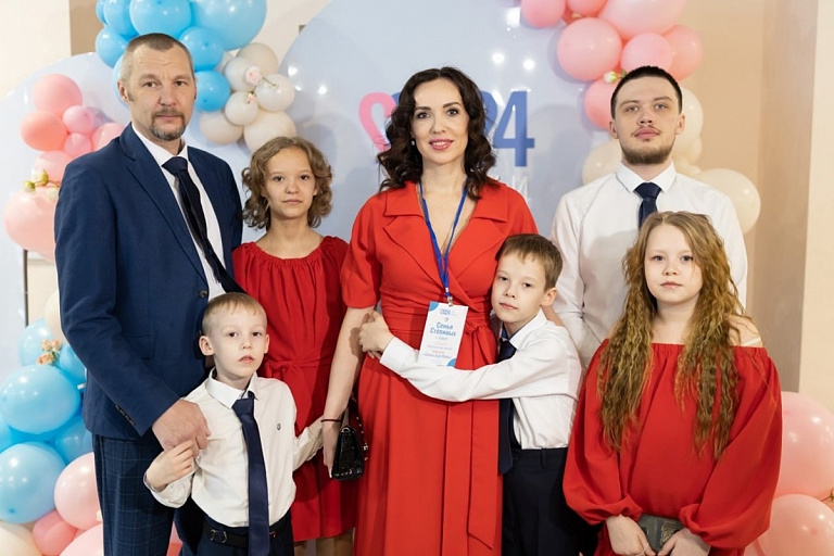 Степины из Сургута вошли в число победителей Всероссийского конкурса «Семья года»