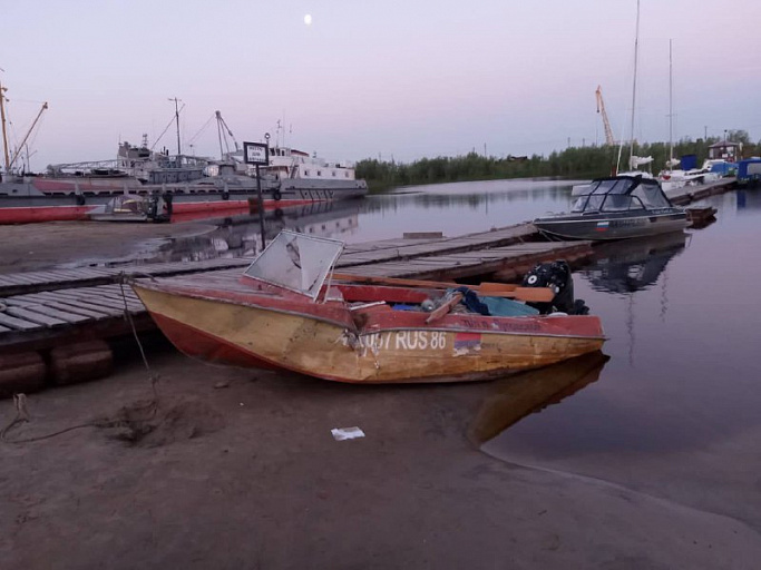 На Иртыше в Югре столкнулись две лодки