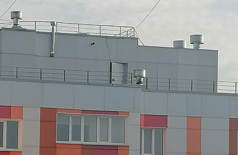 В Сургуте девочка-подросток погибла, упав с крыши 16-этажного дома 