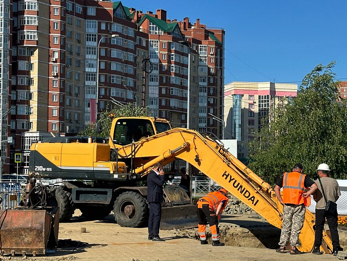 Названы причины провала на центральной площади Сургута 