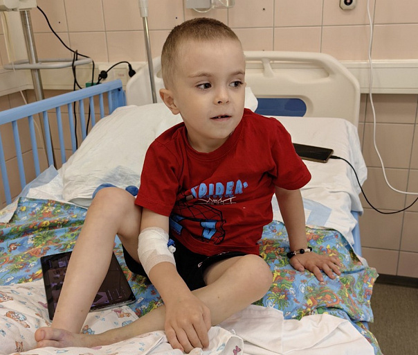 Врачи Сургута спасли ребенка после укуса гадюки
