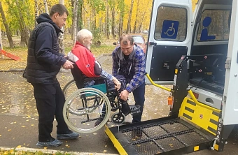 Власти Югры разрешили маломобильным детям заказывать социальное такси