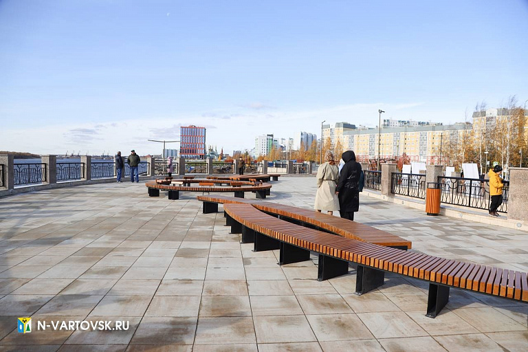 В Нижневартовске просел новый селфи-мост на городской набережной
