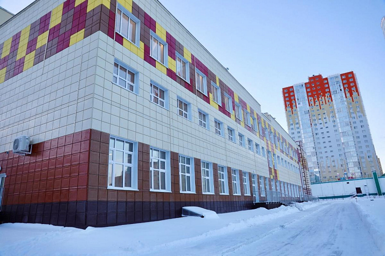 В Сургуте введена в эксплуатацию школа в микрорайоне №42