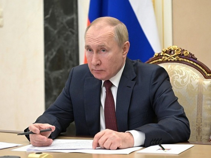 Путин анонсировал увеличение МРОТ, прожиточного минимума, соцвыплат, пенсий и зарплат бюджетникам