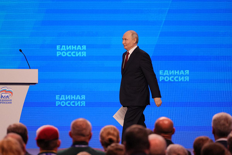 Губернатор Югры поздравил Владимира Путина с днем рождения