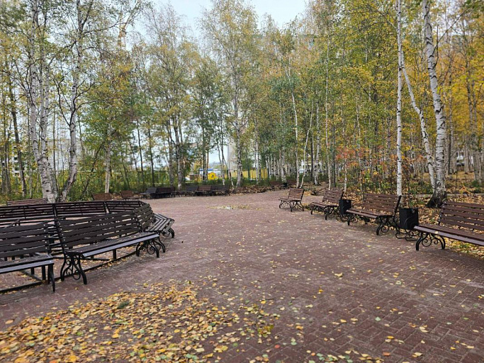 В Сургутском парке в 20А микрорайоне появится сцена и освещение