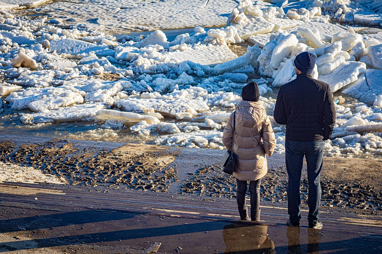В Нижневартовске вскрылась Обь