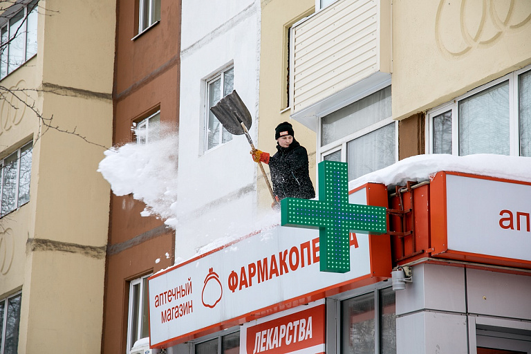Снег под контролем. Власти Сургута принимают меры против недобросовестных УК