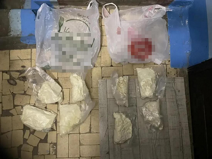 Полиция Сургута изъяла 4 кг наркотиков у закладчицы-иностранки