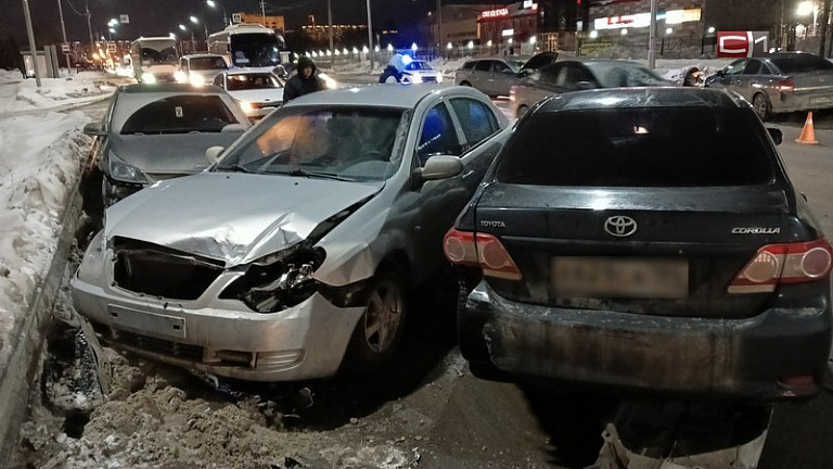 23 февраля в Сургуте произошло массовое ДТП