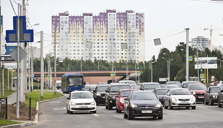 Автомобилисты Сургута устроят флешмоб под окнами Раи Мамедовой