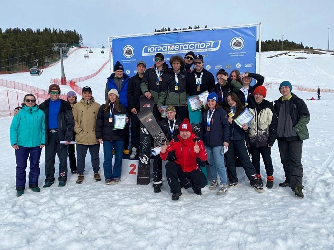 Пять медалей завоевали сургутские сноубордисты на чемпионате Югры